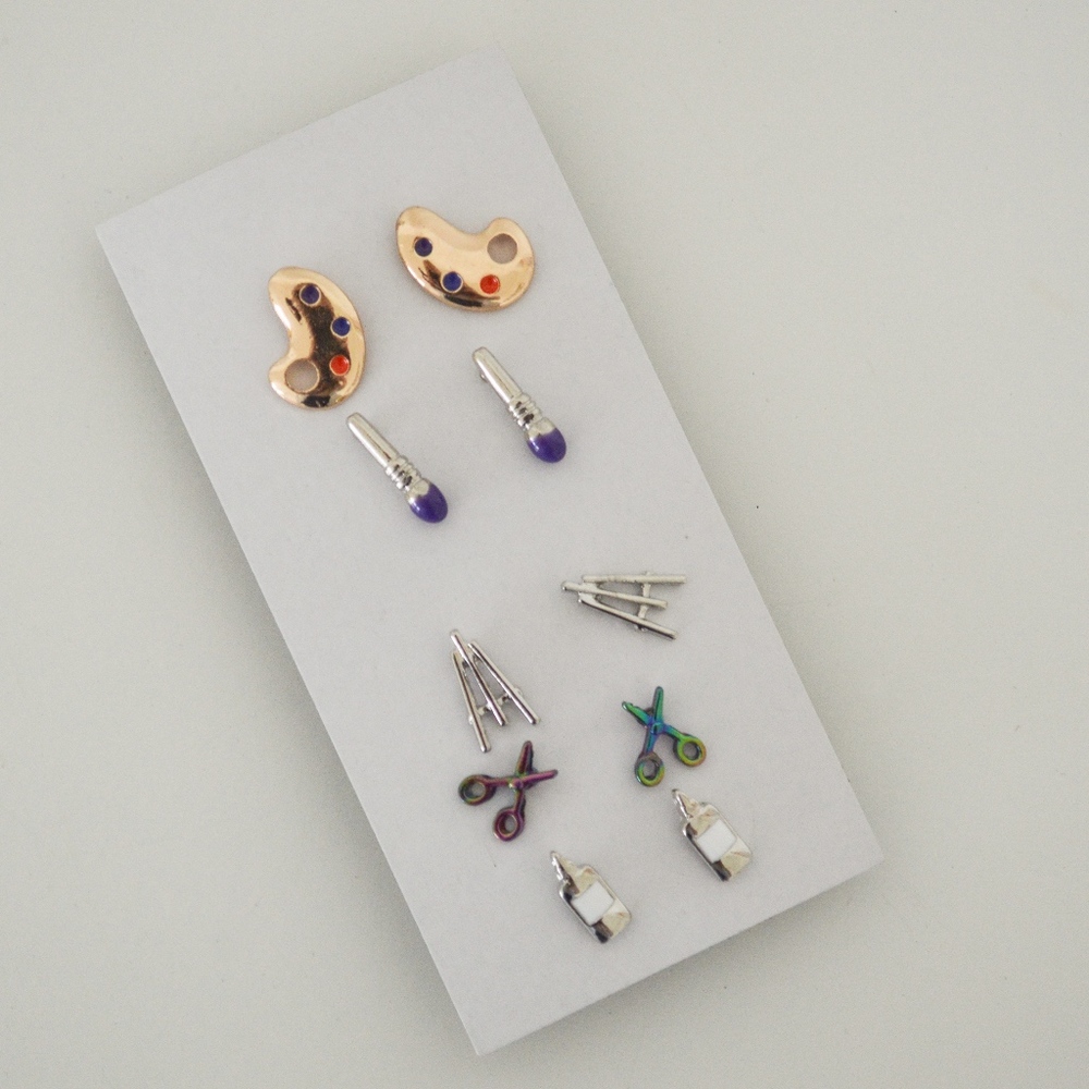 NWOT! Artist Earrings Set